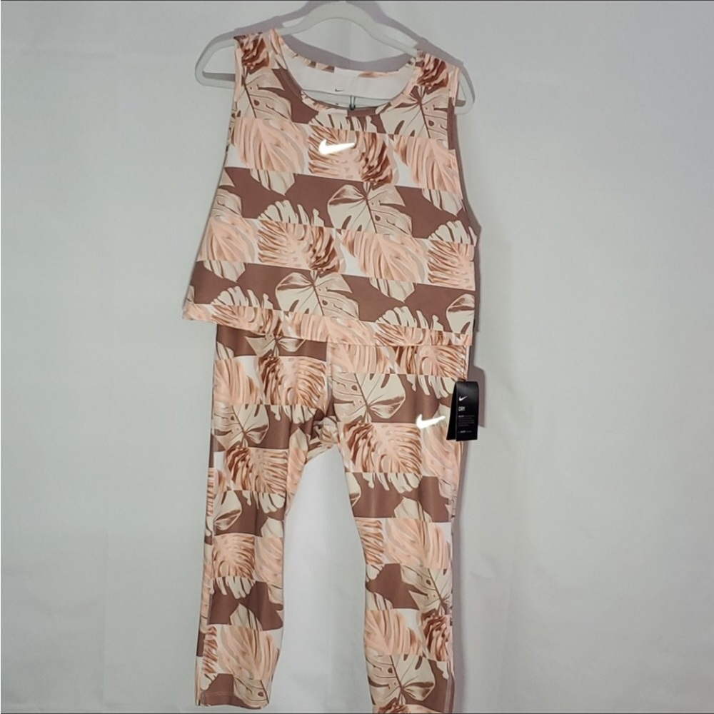 Nike botanical running outfit crop-top + leggings size M New with tags